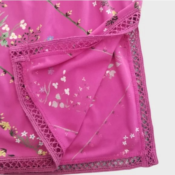 BCBGMaxazria Fuchsia Floral Skirt Size Medium - Picture 4 of 8